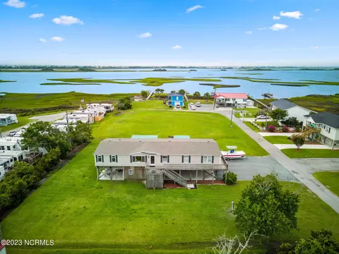 103 Clam Point Dr, Surf City, NC 28445