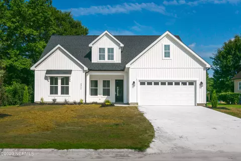 3317 Planters Way Dr, Farmville, NC 27828