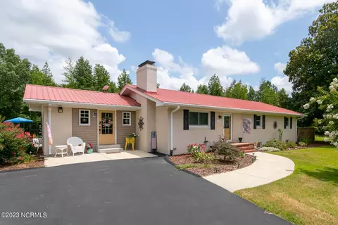 1259 Peace Rd, Carthage, NC 28327