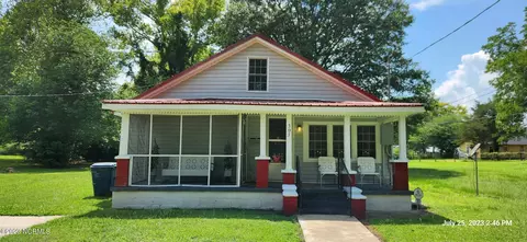 303 Thomas St, Plymouth, NC 27962