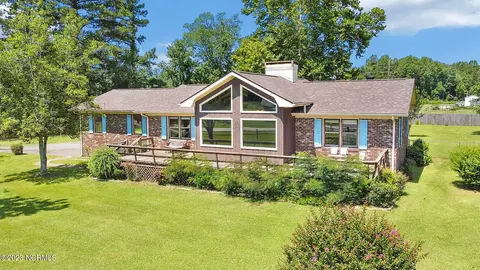 1778 Carrow Rd, Chocowinity, NC 27817