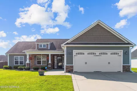 2990 Oakwood Dr, Winterville, NC 28590