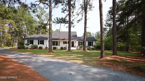 281 Foxfire Rd, Aberdeen, NC 28315 photo 2