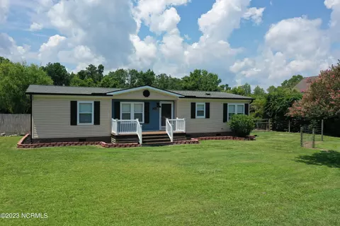 105 Hideaway Shores Rd, Hampstead, NC 28443