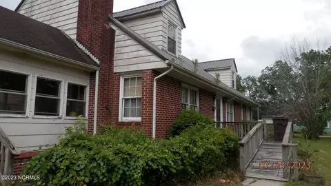 304 N Elm St, Chadbourn, NC 28431