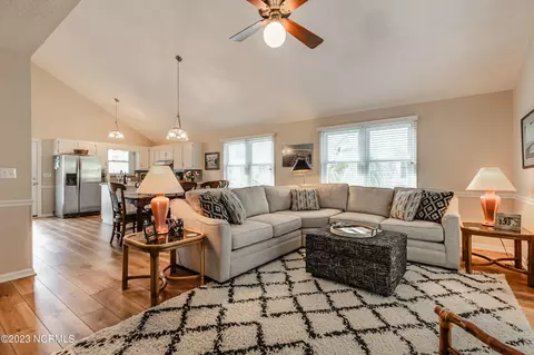 404 39th St, Sunset Beach, NC 28468 photo 2