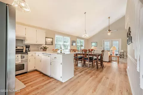404 39th St, Sunset Beach, NC 28468 photo 6