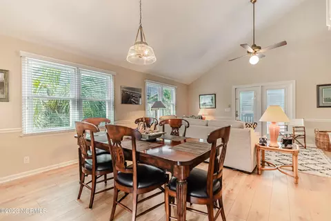 404 39th St, Sunset Beach, NC 28468 photo 5