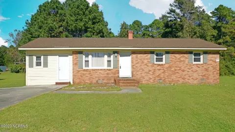 1376 Lake Cole Rd, Midway Park, NC 28544