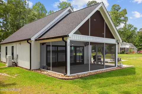 3265 Mouth Of The Creek Rd, Blounts Creek, NC 27814
