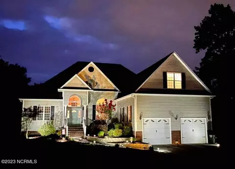208 Ashley Pl, Swansboro, NC 28584