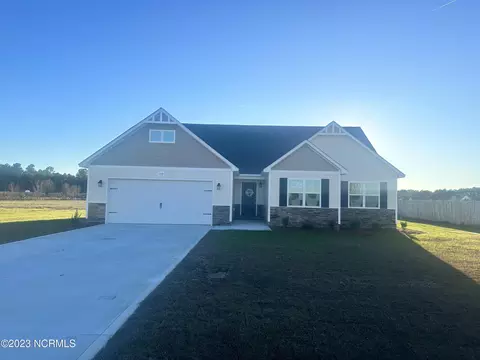 109 Cherry Ridge Ct, Richlands, NC 28574
