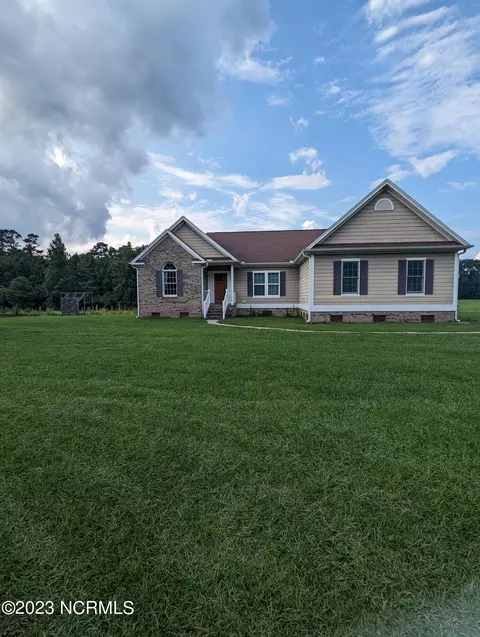 276 Old Blakes Bridge Rd, Burgaw, NC 28425