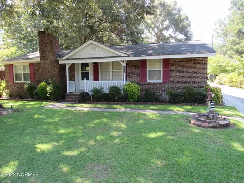 1315 Coward Ln, Grimesland, NC 27837