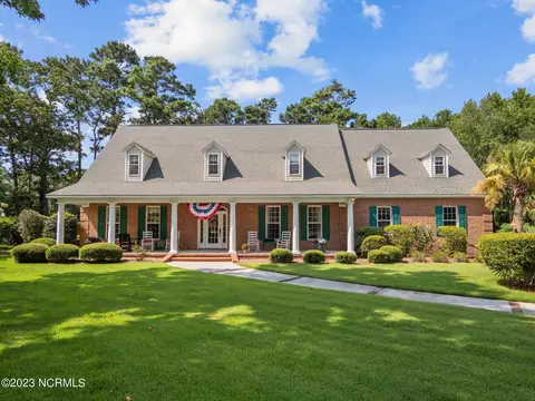 104 Pirates Cv, Sneads Ferry, NC 28460