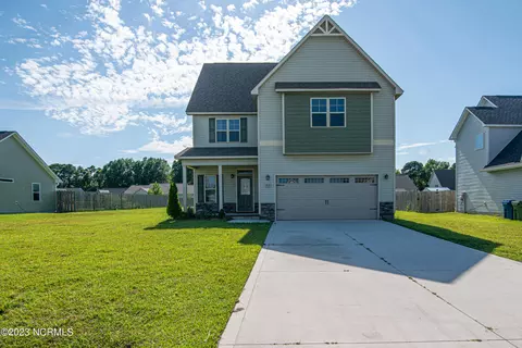 303 Channel Run Ln, Sneads Ferry, NC 28460