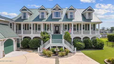 2771 Pinecrest Dr SE, Southport, NC 28461