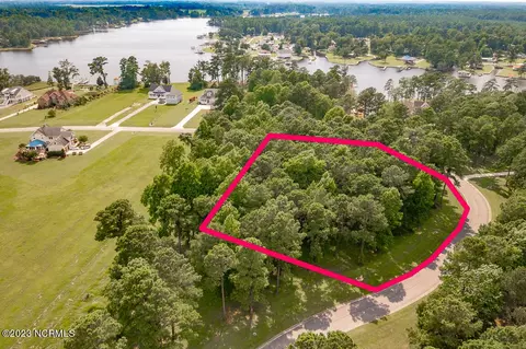 249 Southern Plantation Dr N, Oriental, NC 28571