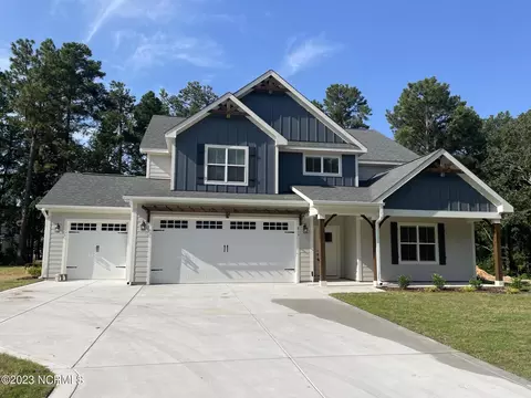 815 Dupont Ln, Carthage, NC 28327
