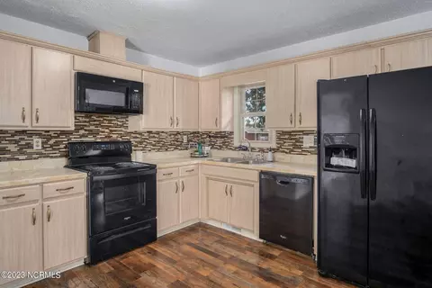 708 Lee Dr, Havelock, NC 28532 photo 5