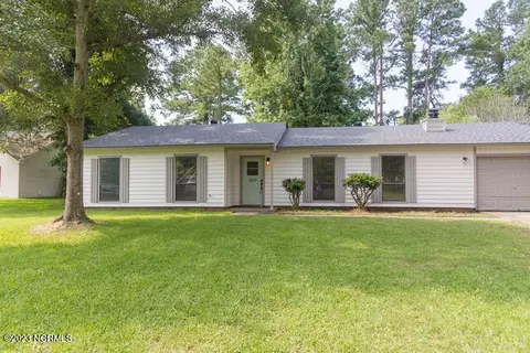 3017 Roanoke Ave, New Bern, NC 28562