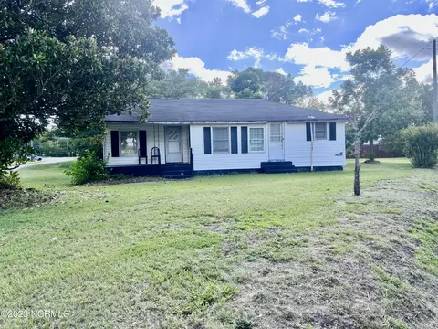 211 Tucker St, Grifton, NC 28530
