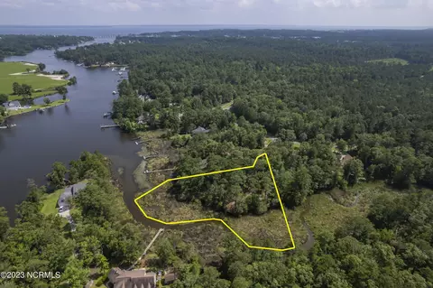 41 Cove Ct, Oriental, NC 28571