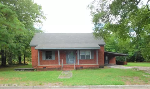 502 Fairly St, Laurinburg, NC 28352