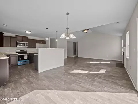 705 W Warner Ct, Hubert, NC 28539 photo 6
