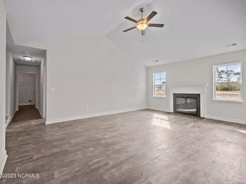705 W Warner Ct, Hubert, NC 28539 photo 9