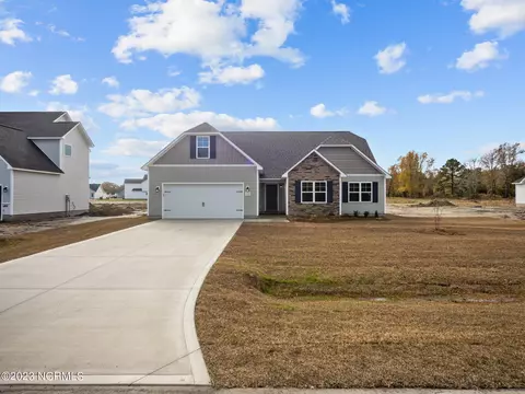 705 W Warner Ct, Hubert, NC 28539 photo 1