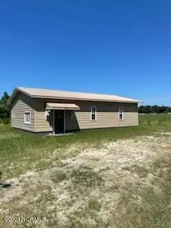 809 Renfrow Rd, Clinton, NC 28328