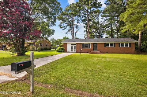 212 Stewart Ave, Vanceboro, NC 28586