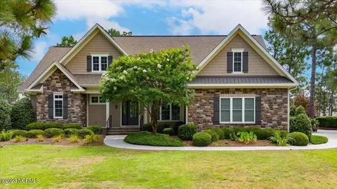 175 Wiregrass Ln, Southern Pines, NC 28387