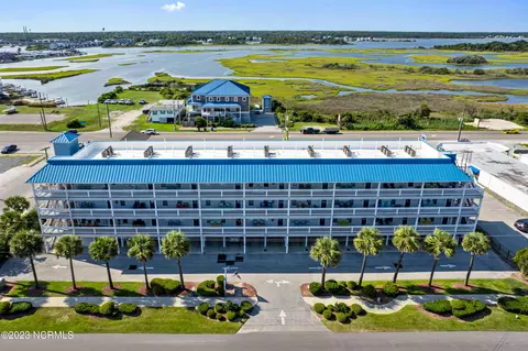 305 N Topsail Dr UNIT 23, Surf City, NC 28445