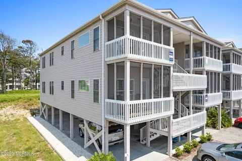 409 27th St #B, Sunset Beach, NC 28468