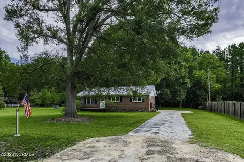 1820 Old Mill Rd, Wallace, NC 28466 photo 3