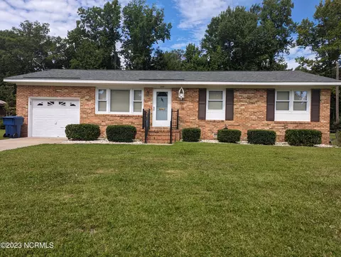 225 Hollywood Blvd, Havelock, NC 28532