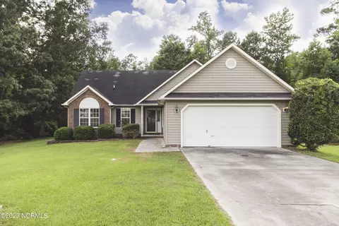 105 Browning Ct, Midway Park, NC 28544