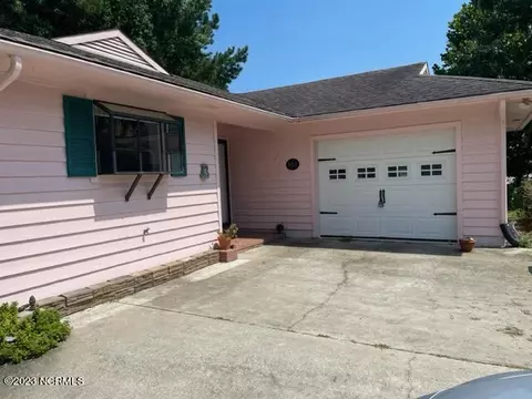 607 Independence Dr, Jacksonville, NC 28546