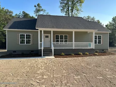 4516 Sharp Point Rd, Fountain, NC 27829