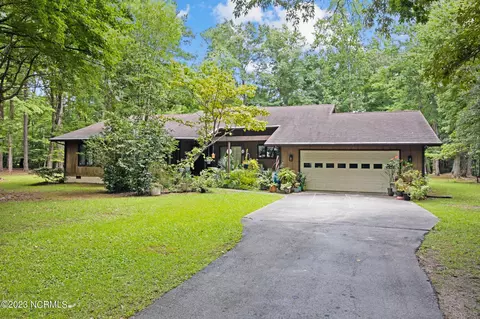 107 Cliffridge Rd, New Bern, NC 28560