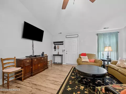 276 Riggs Rd, Hubert, NC 28539 photo 5