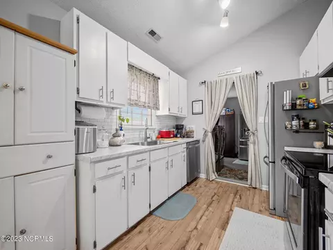 276 Riggs Rd, Hubert, NC 28539 photo 9