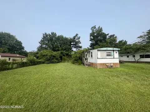 122 Harbord Dr, Midway Park, NC 28544