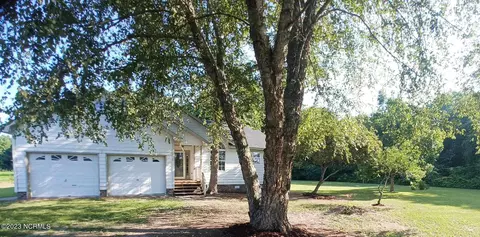 525 Herman Scott Rd, Stantonsburg, NC 27883