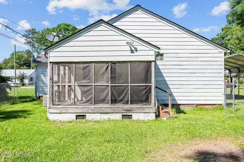 327 E 13th St, Washington, NC 27889 photo 22