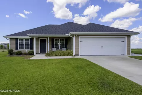 102 R B Ct, Chinquapin, NC 28521