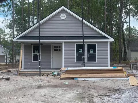 87 Fayetteville Rd, Southport, NC 28461