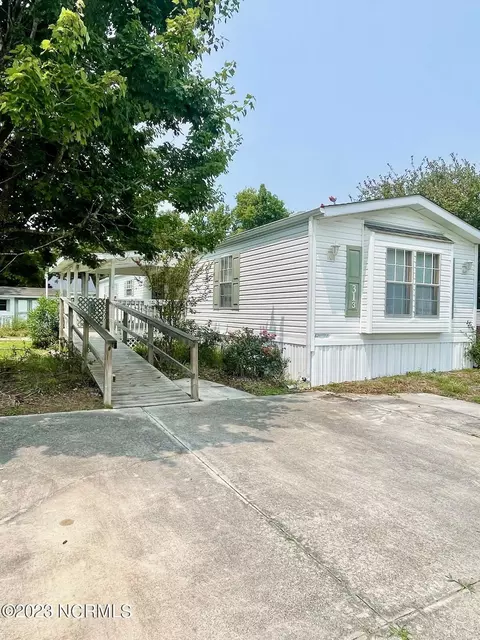 313 Blue Fan St, Surf City, NC 28445